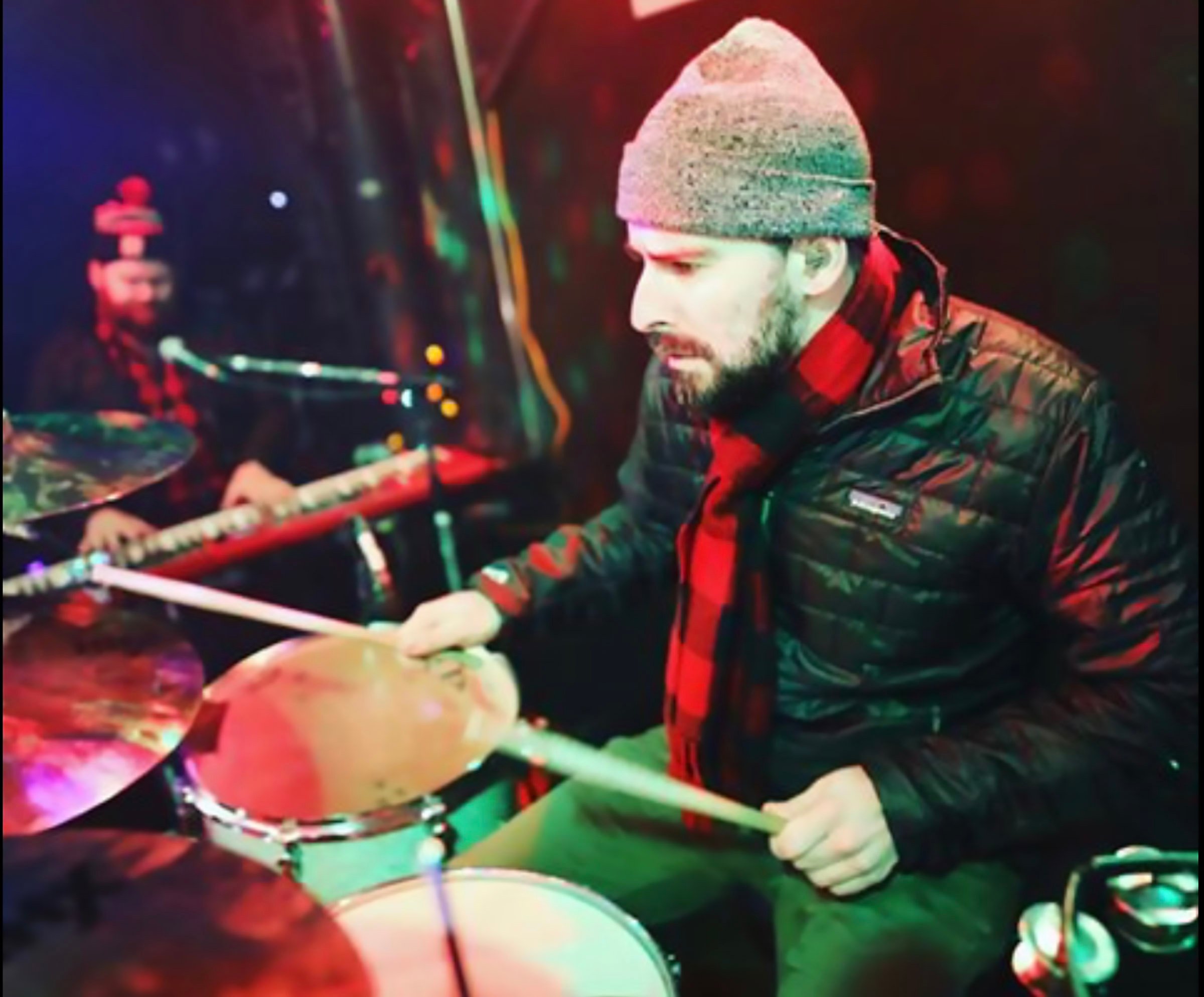 Drumming On A Train 1 image3 1
