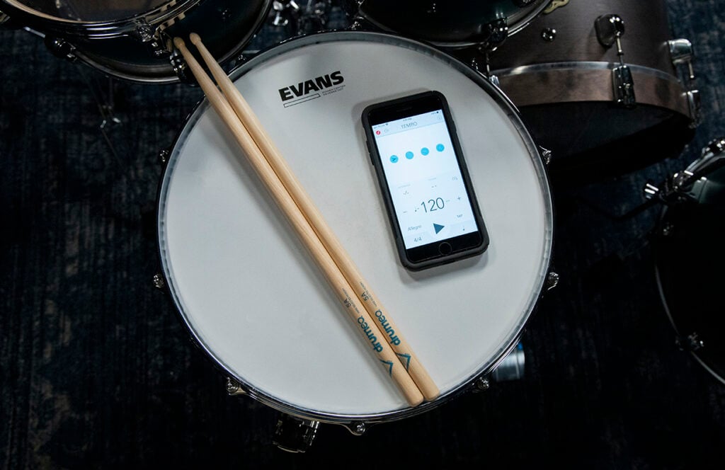Metronome click app drumsticks on snare MG 4348 2