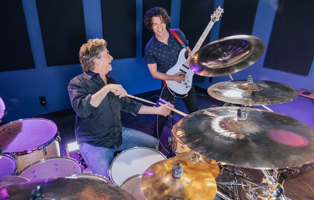 The Foo Fighters have revealed that the drummer taking the throne ahea, josh freese paramore