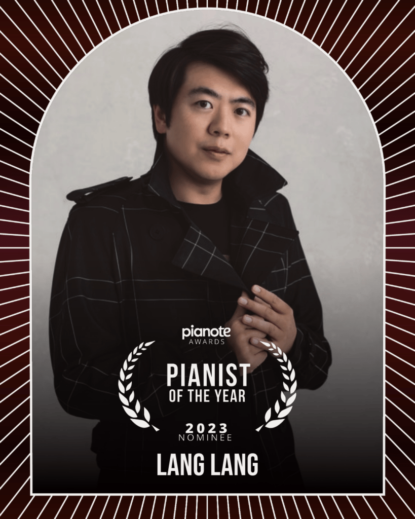 Lang Lang. Man in windowpane pattern suitjacket.