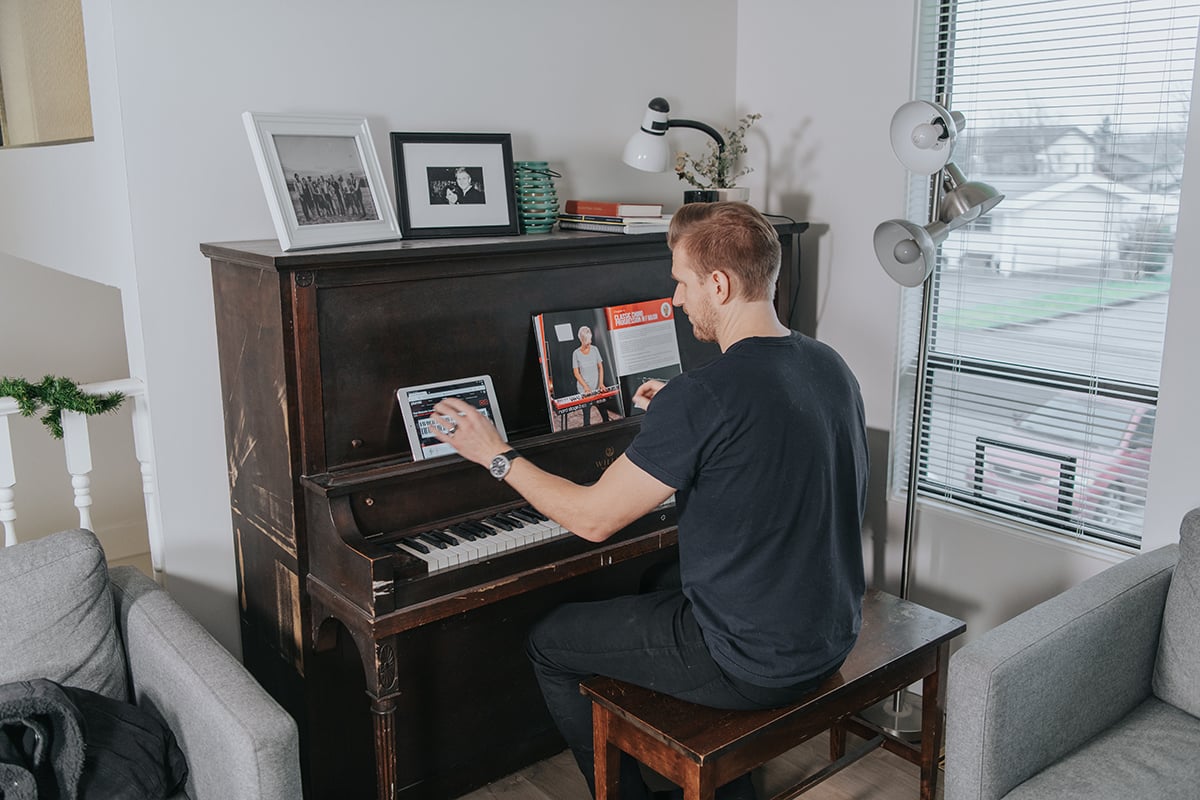 How to Successfully Learn Piano Online in 2022, The Note