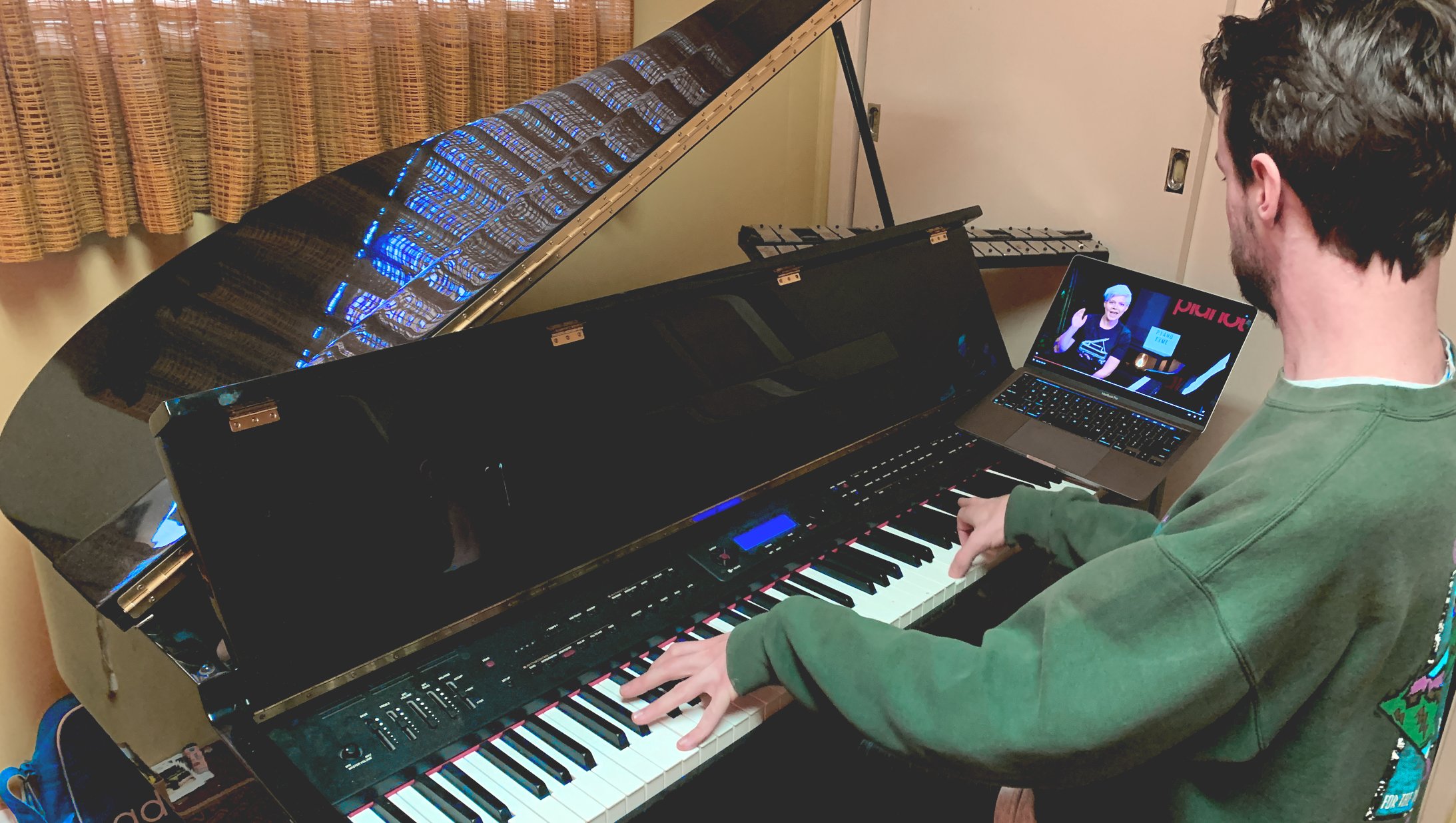 What's The Best Way To Learn Piano Online? Pros & Cons 👩🏼🏫🎹