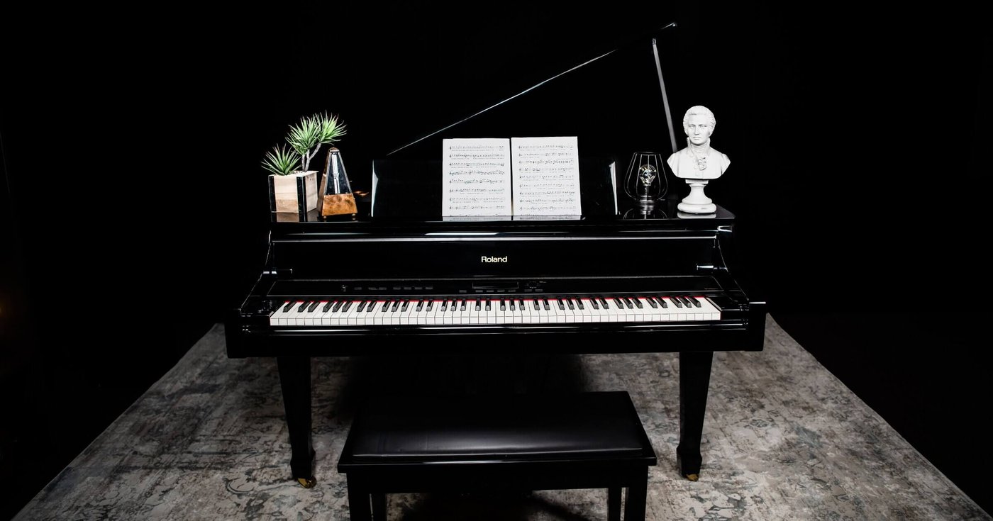 25 Easy Piano Songs That Sound Complicated But Aren't 